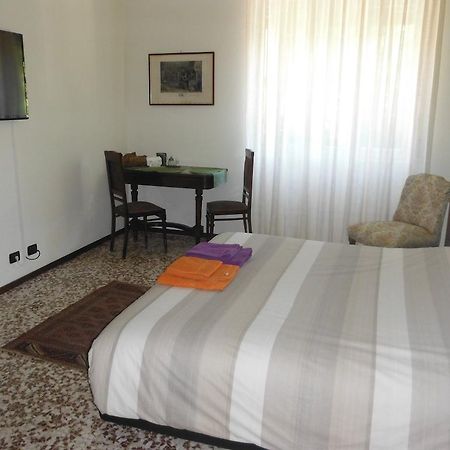 Green Quercia Apartment Como Bilik gambar