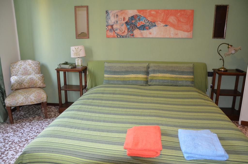 Green Quercia Apartment Como Bilik gambar