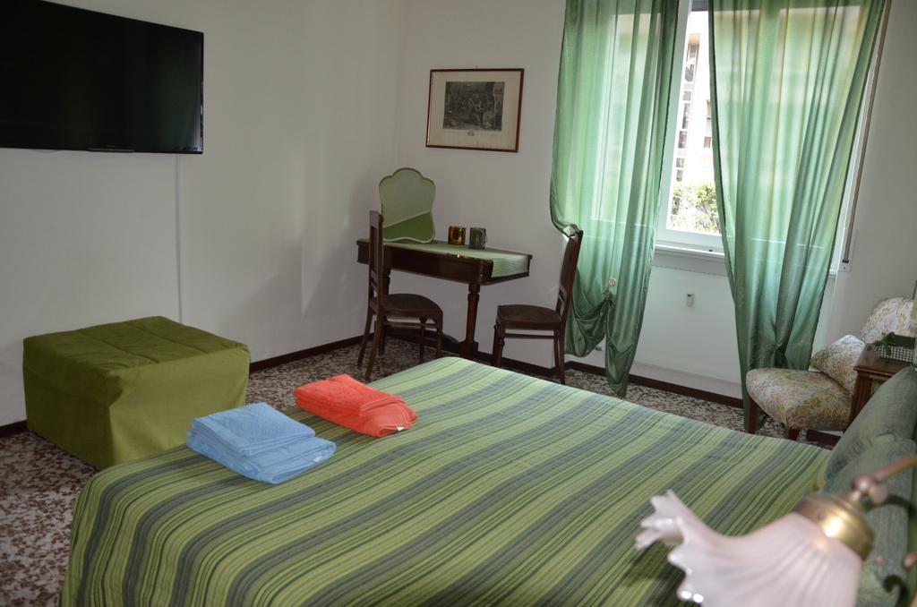 Green Quercia Apartment Como Bilik gambar