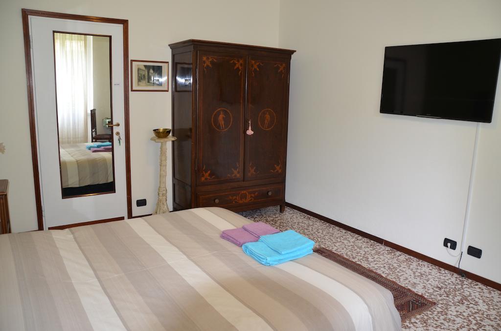 Green Quercia Apartment Como Bilik gambar