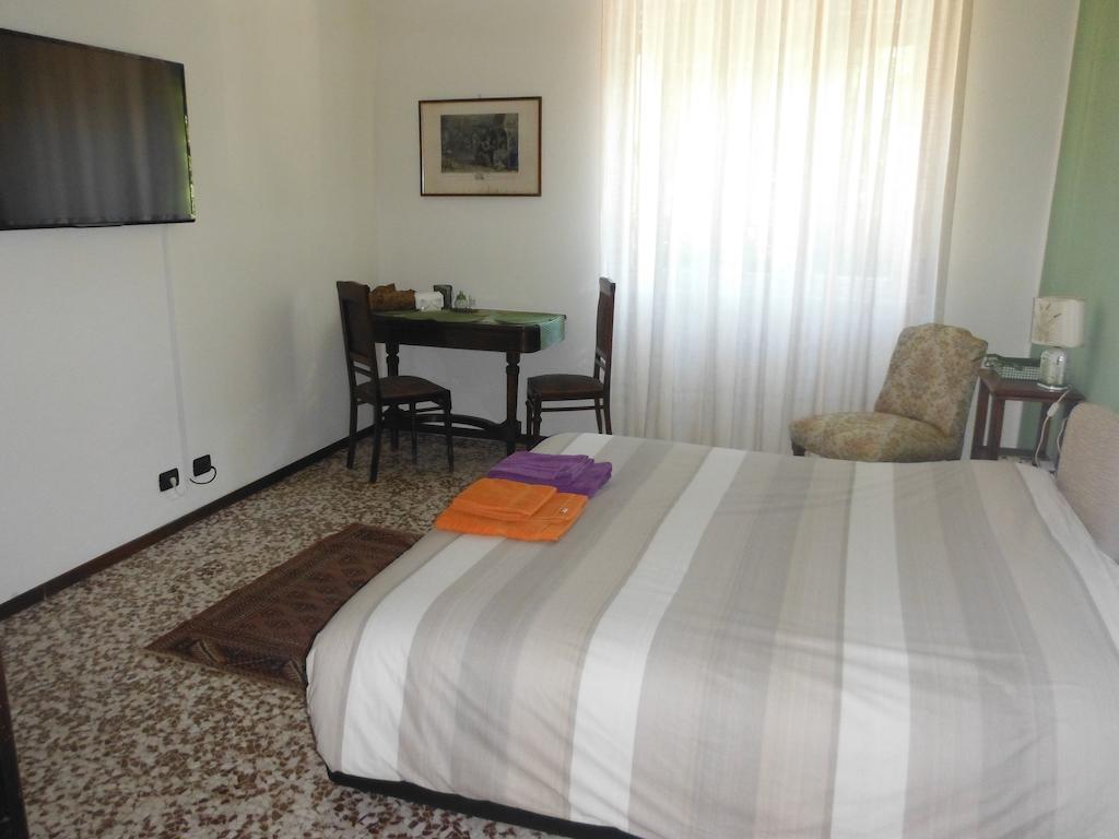 Green Quercia Apartment Como Bilik gambar